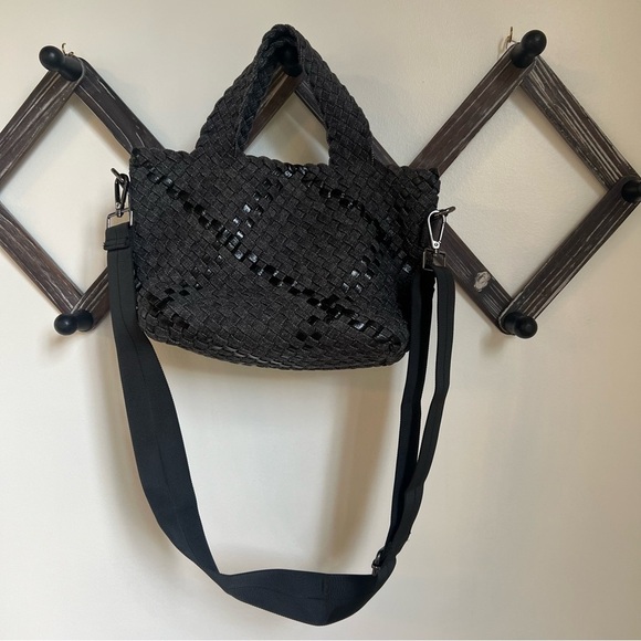 Elegant Black Woven Crossbody Bag - Picture 2 of 9